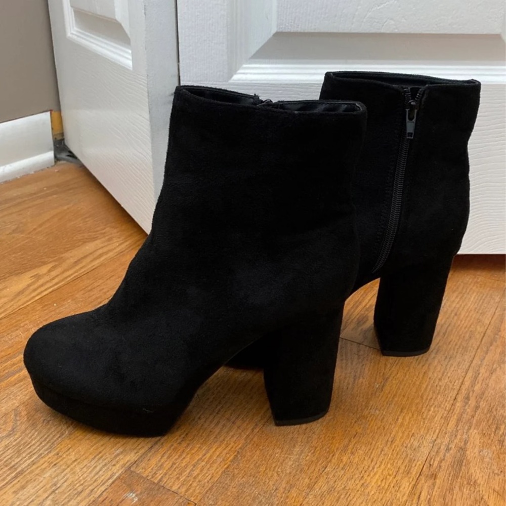 Lulu's Black Ankle Boots - Picture 2 of 3
